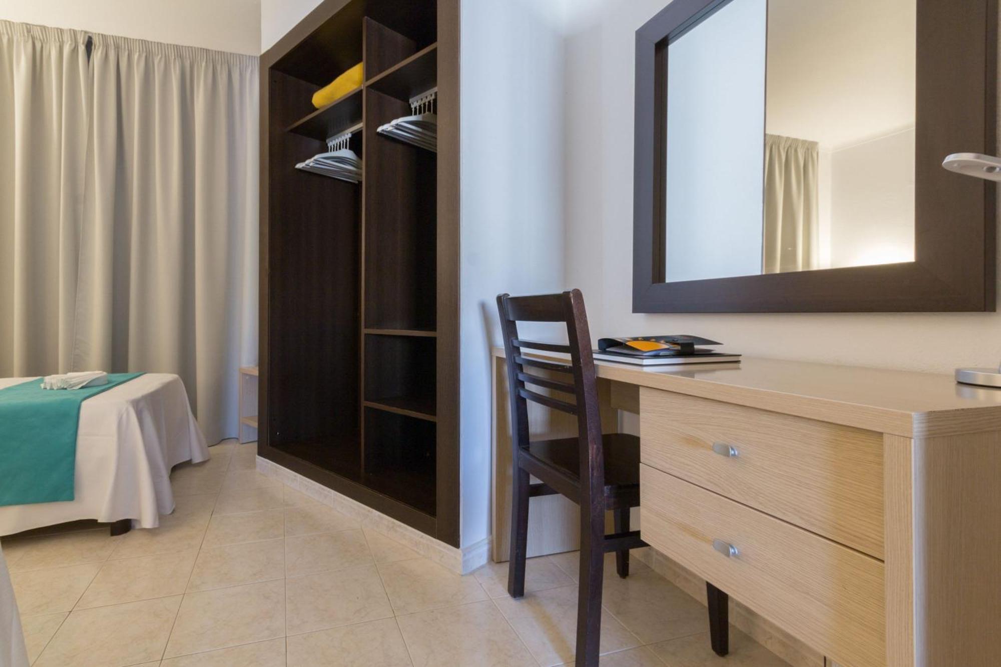 Hotel Orosol By Typic Hotels Сан-Антонио-Абад Экстерьер фото